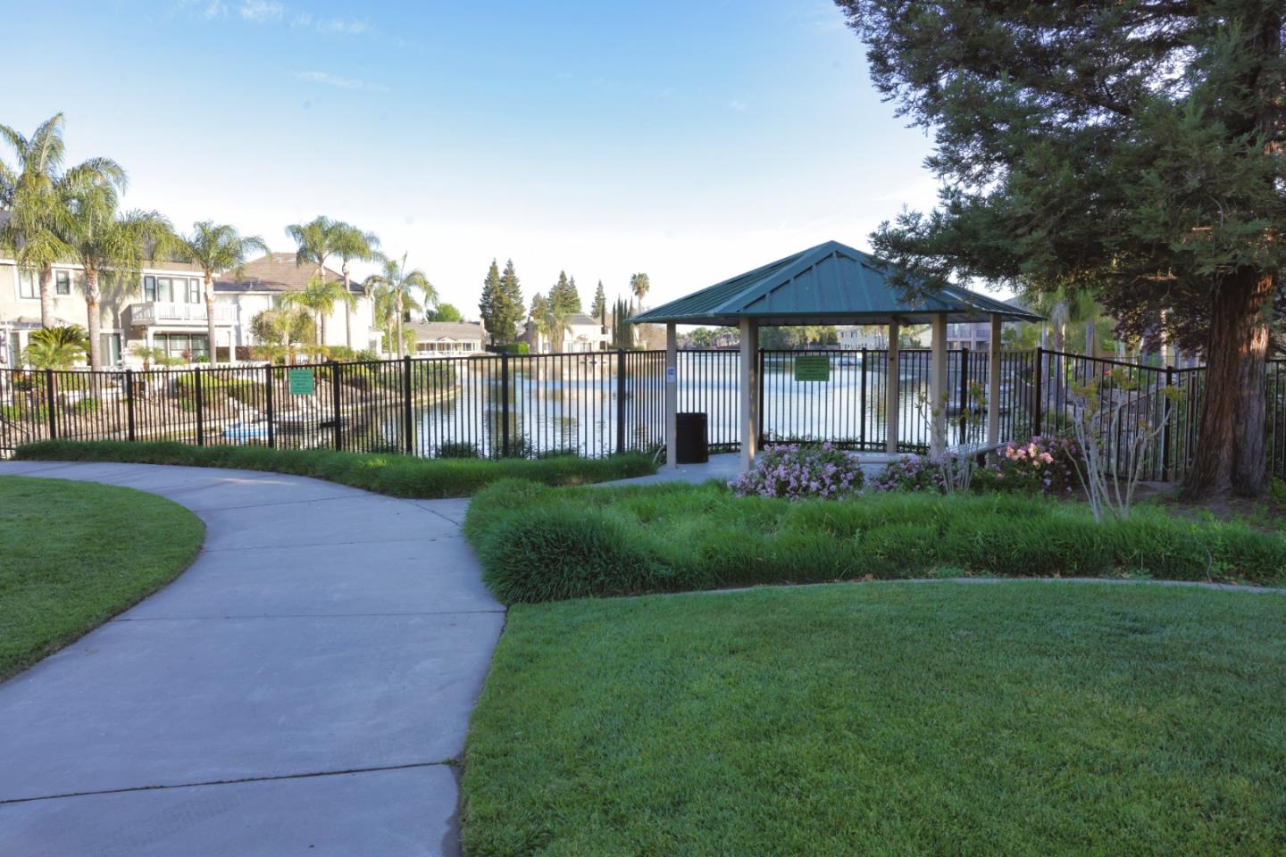 Detail Gallery Image 35 of 37 For 1030 Eastlake Cir, Tracy,  CA 95304 - 5 Beds | 3 Baths