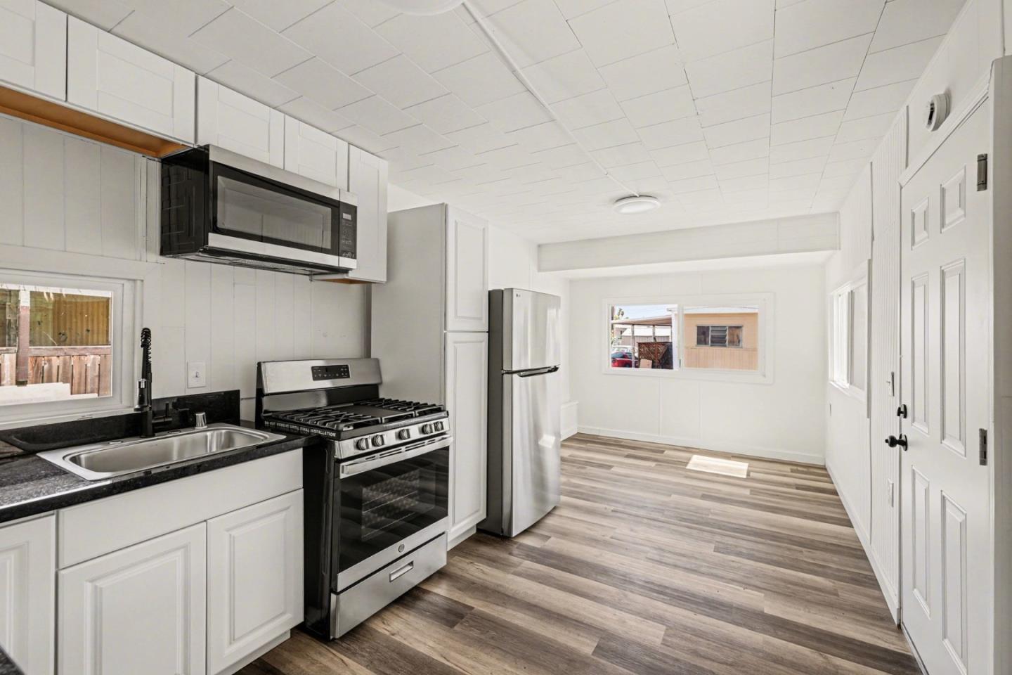 Detail Gallery Image 3 of 13 For 4400 Gateway Rd #28,  Bethel Island,  CA 94511 - 2 Beds | 1 Baths