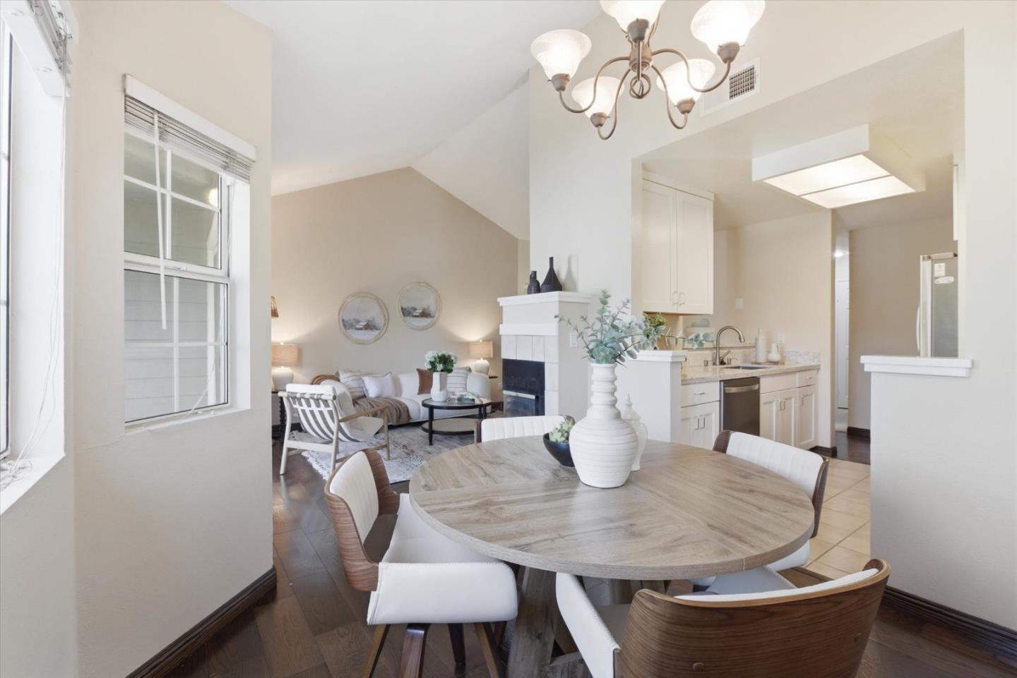 Detail Gallery Image 11 of 33 For 7595 Canyon Meadow Cir #H,  Pleasanton,  CA 94588 - 3 Beds | 2 Baths