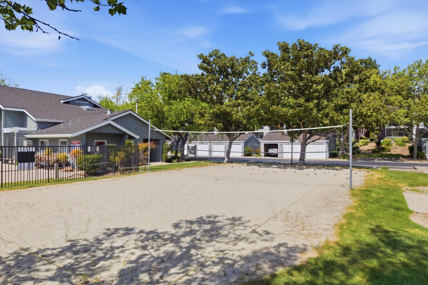 Detail Gallery Image 29 of 33 For 7595 Canyon Meadow Cir #H,  Pleasanton,  CA 94588 - 3 Beds | 2 Baths