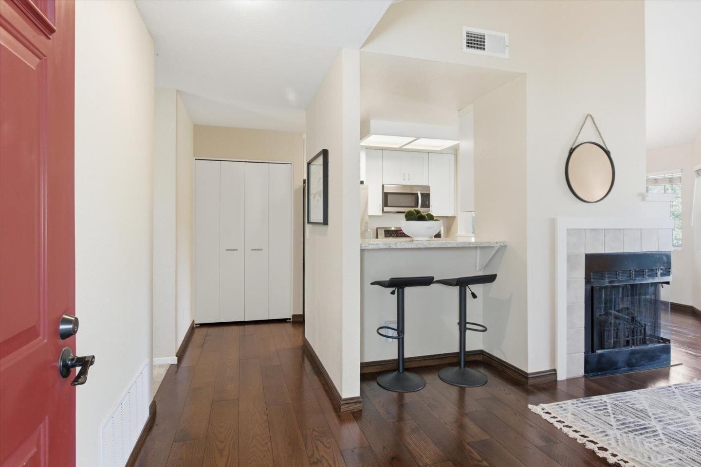 Detail Gallery Image 4 of 33 For 7595 Canyon Meadow Cir #H,  Pleasanton,  CA 94588 - 3 Beds | 2 Baths