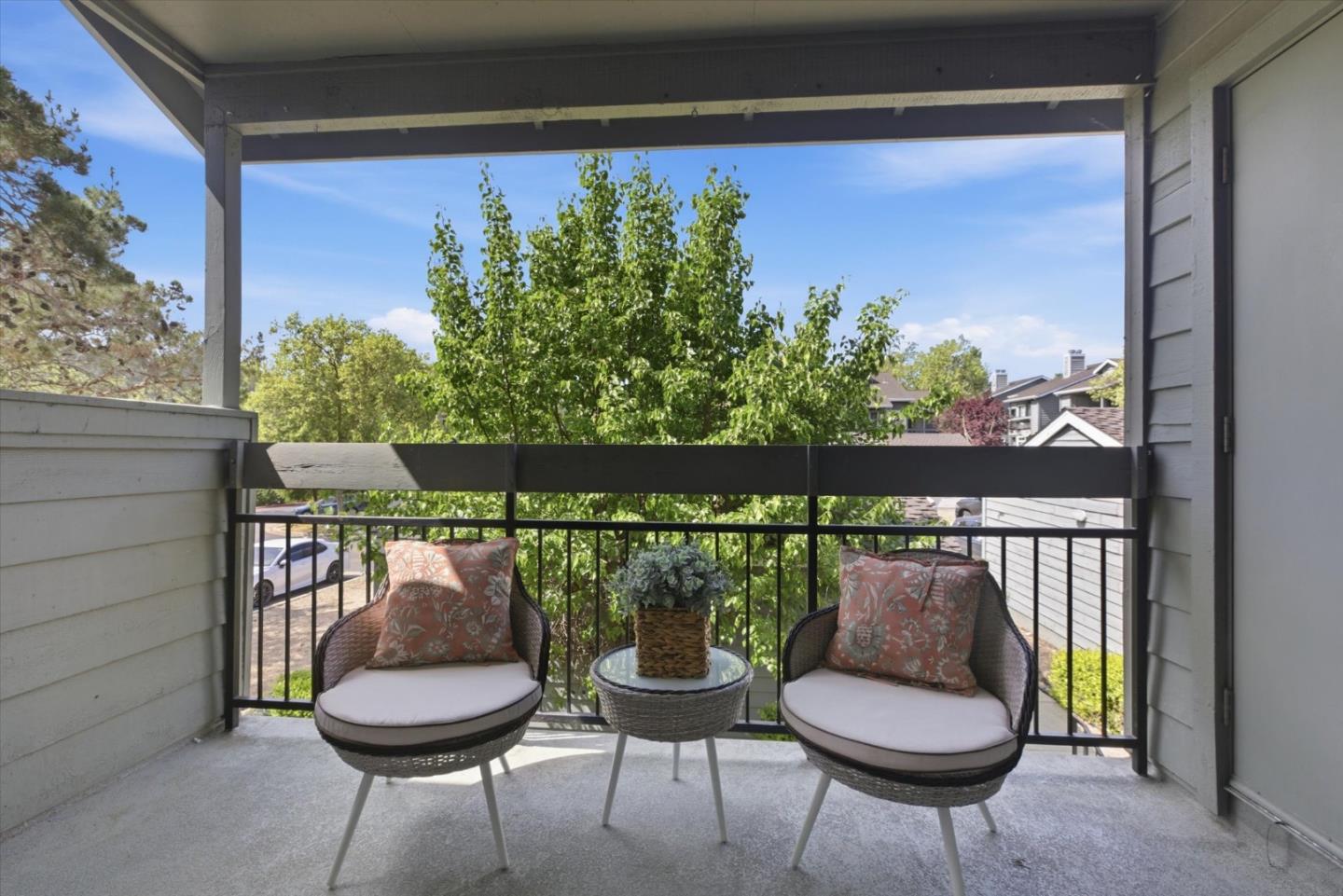 Detail Gallery Image 8 of 33 For 7595 Canyon Meadow Cir #H,  Pleasanton,  CA 94588 - 3 Beds | 2 Baths