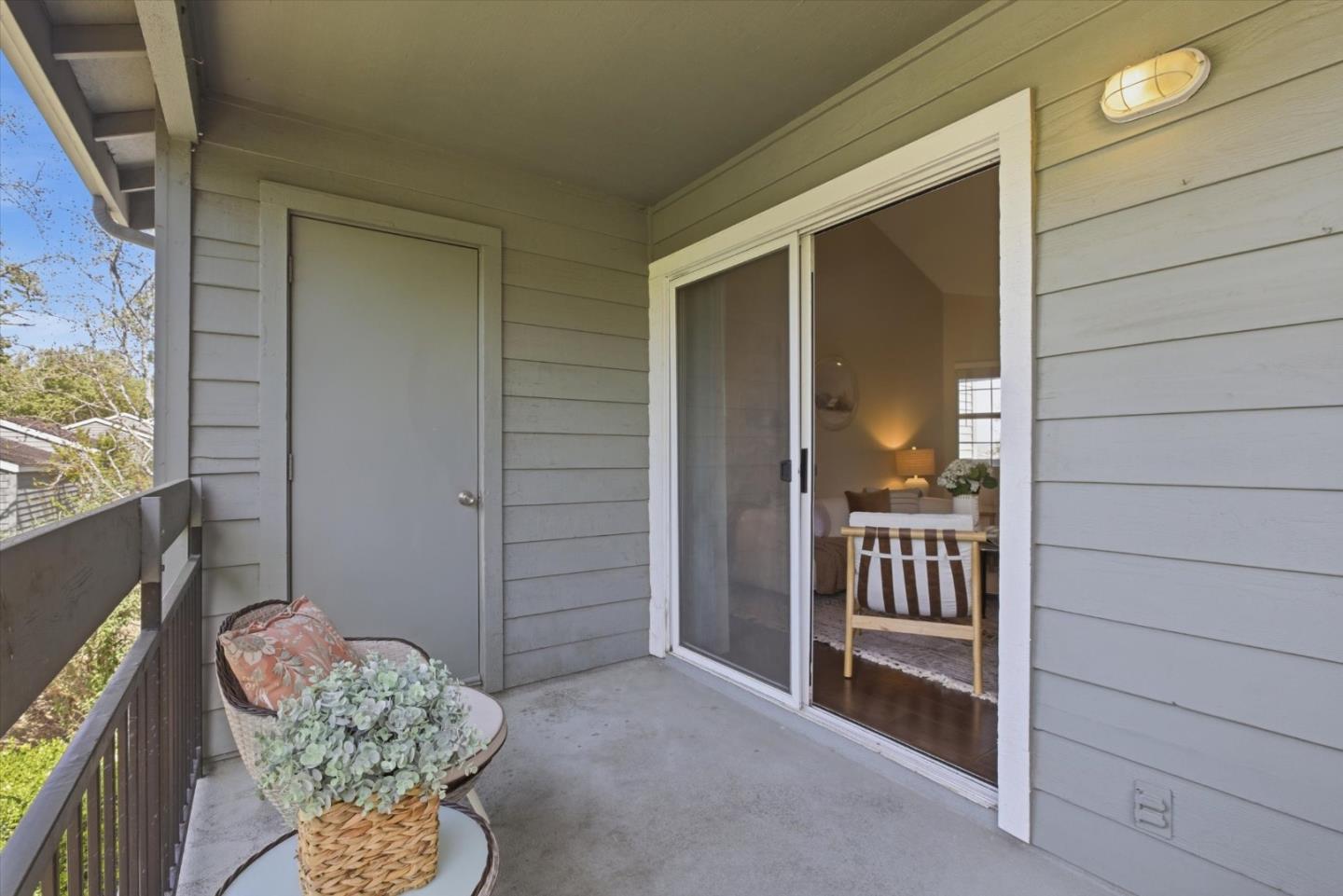 Detail Gallery Image 9 of 33 For 7595 Canyon Meadow Cir #H,  Pleasanton,  CA 94588 - 3 Beds | 2 Baths