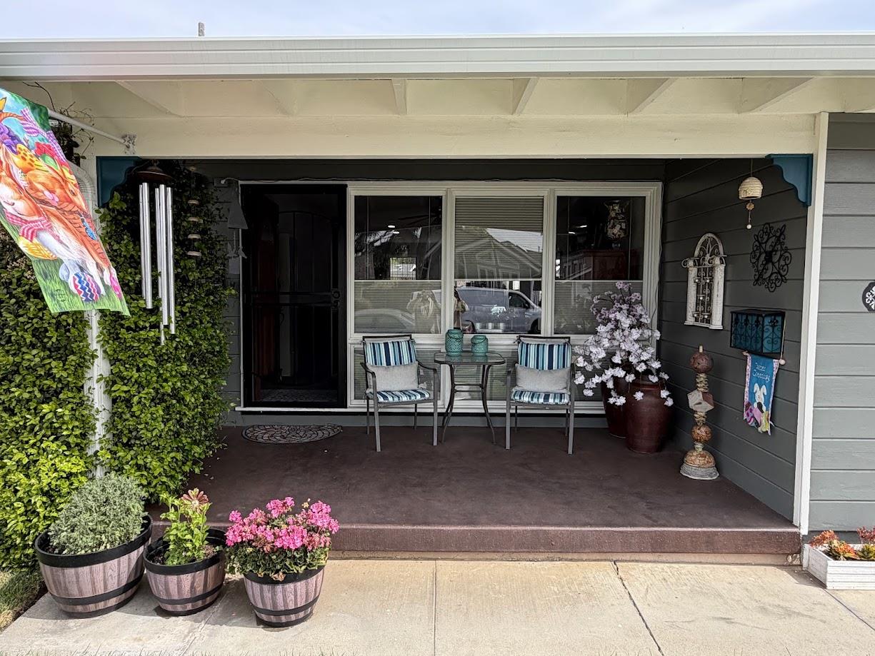 Detail Gallery Image 2 of 22 For 2377 Fosgate Ave, Santa Clara,  CA 95050 - 3 Beds | 1 Baths