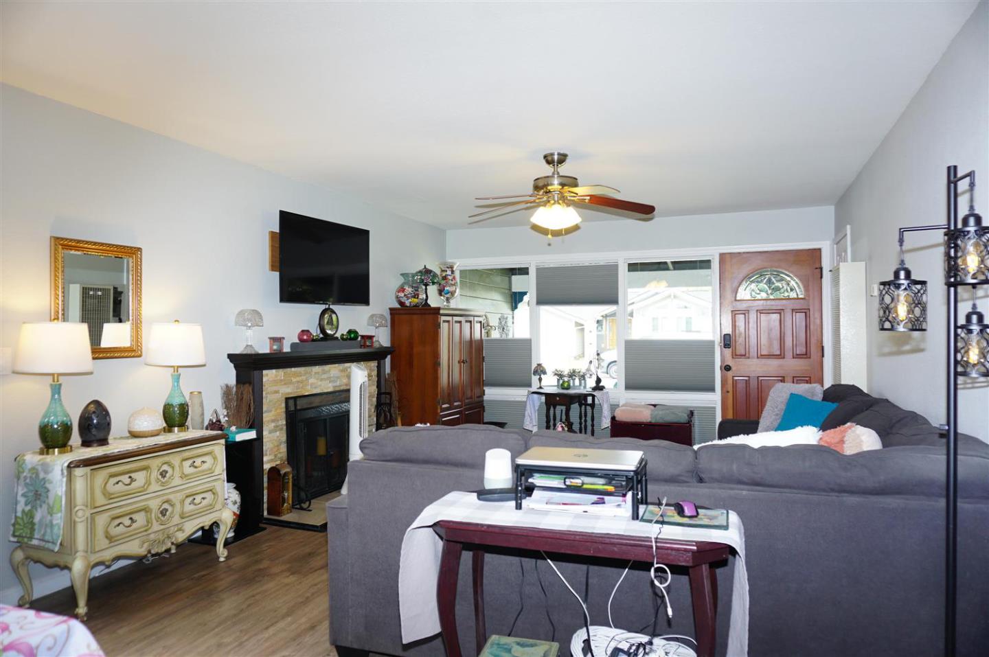 Detail Gallery Image 4 of 22 For 2377 Fosgate Ave, Santa Clara,  CA 95050 - 3 Beds | 1 Baths