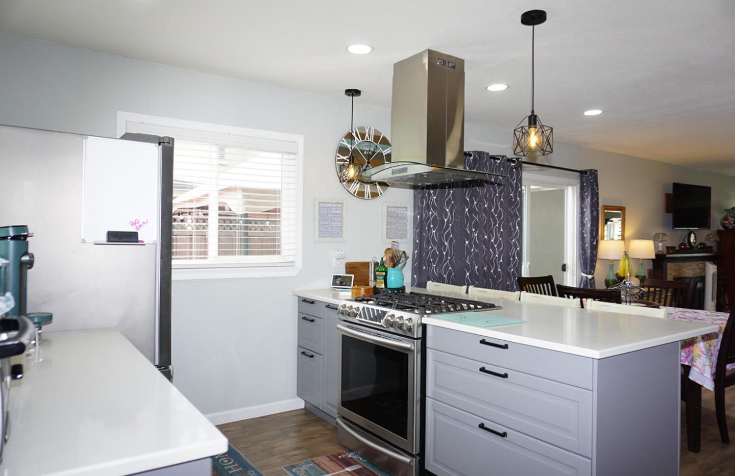 Detail Gallery Image 8 of 22 For 2377 Fosgate Ave, Santa Clara,  CA 95050 - 3 Beds | 1 Baths