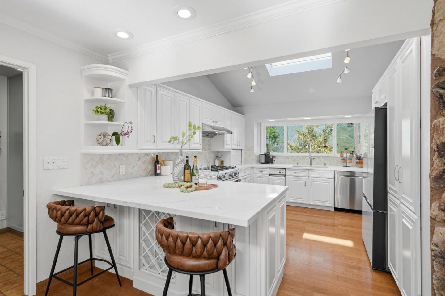 Detail Gallery Image 10 of 86 For 22108 Call of the Wild Rd, Los Gatos,  CA 95033 - 6 Beds | 5 Baths