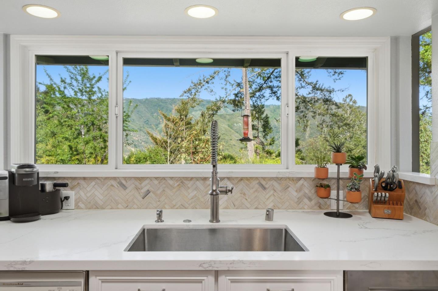 Detail Gallery Image 13 of 86 For 22108 Call of the Wild Rd, Los Gatos,  CA 95033 - 6 Beds | 5 Baths