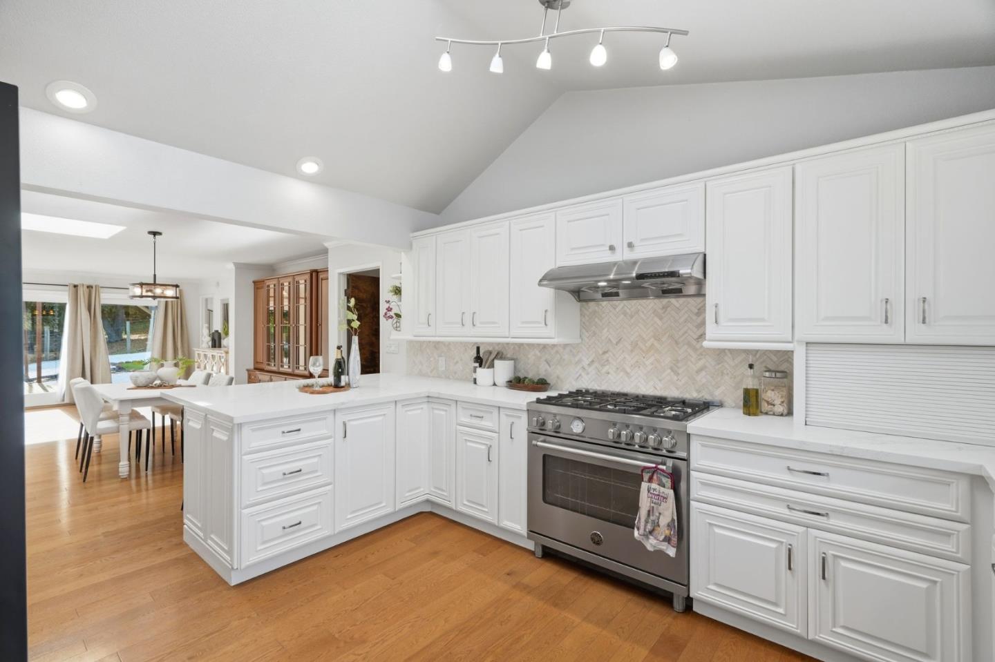 Detail Gallery Image 14 of 86 For 22108 Call of the Wild Rd, Los Gatos,  CA 95033 - 6 Beds | 5 Baths