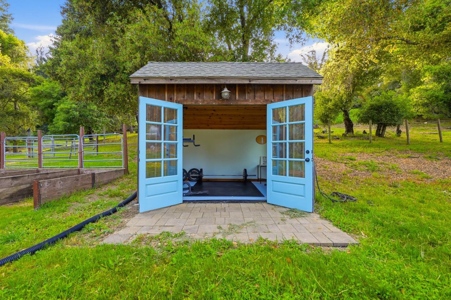 Detail Gallery Image 46 of 86 For 22108 Call of the Wild Rd, Los Gatos,  CA 95033 - 6 Beds | 5 Baths