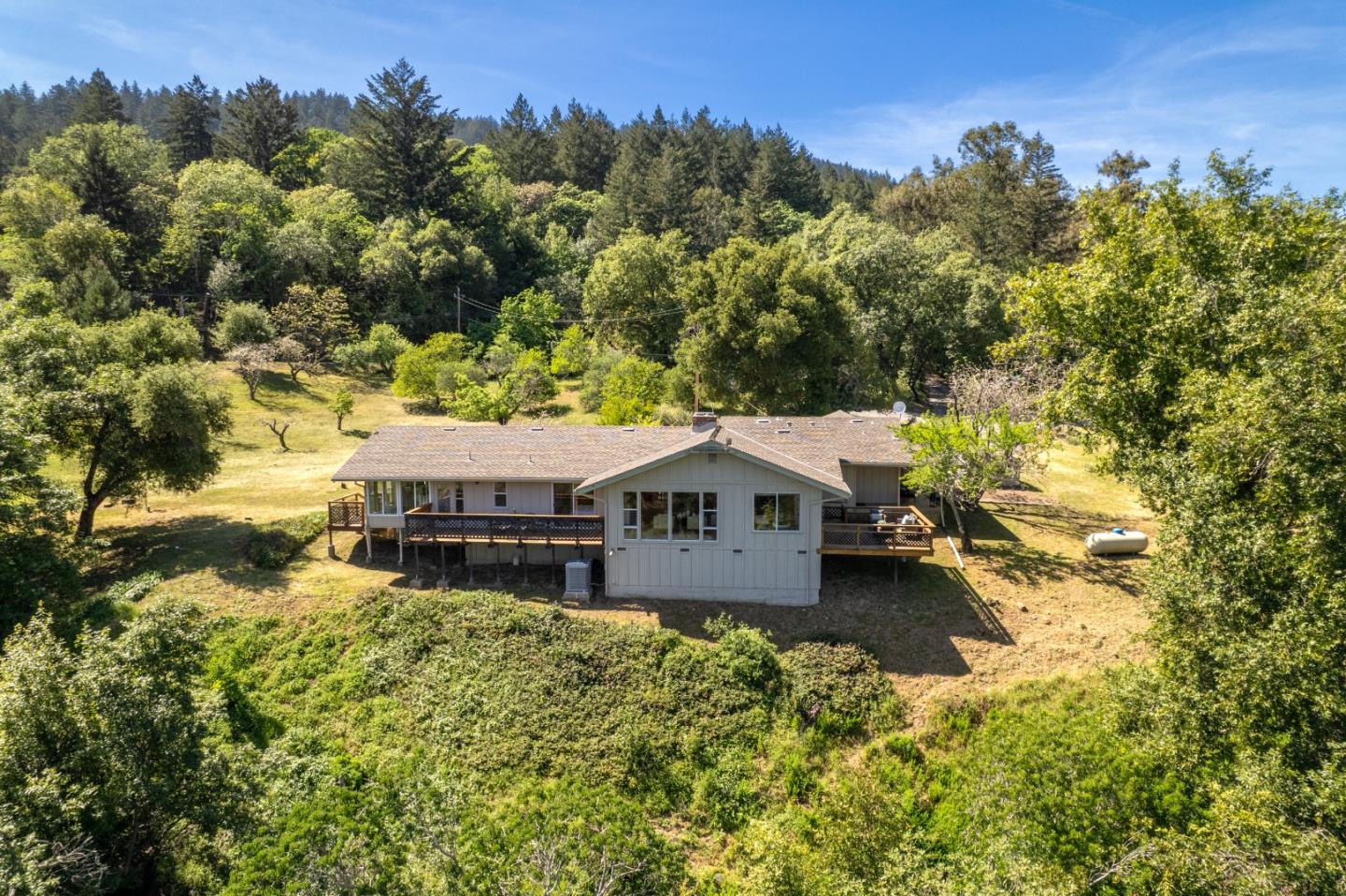 Detail Gallery Image 7 of 105 For 20471 Black Rd, Los Gatos,  CA 95033 - 4 Beds | 3 Baths