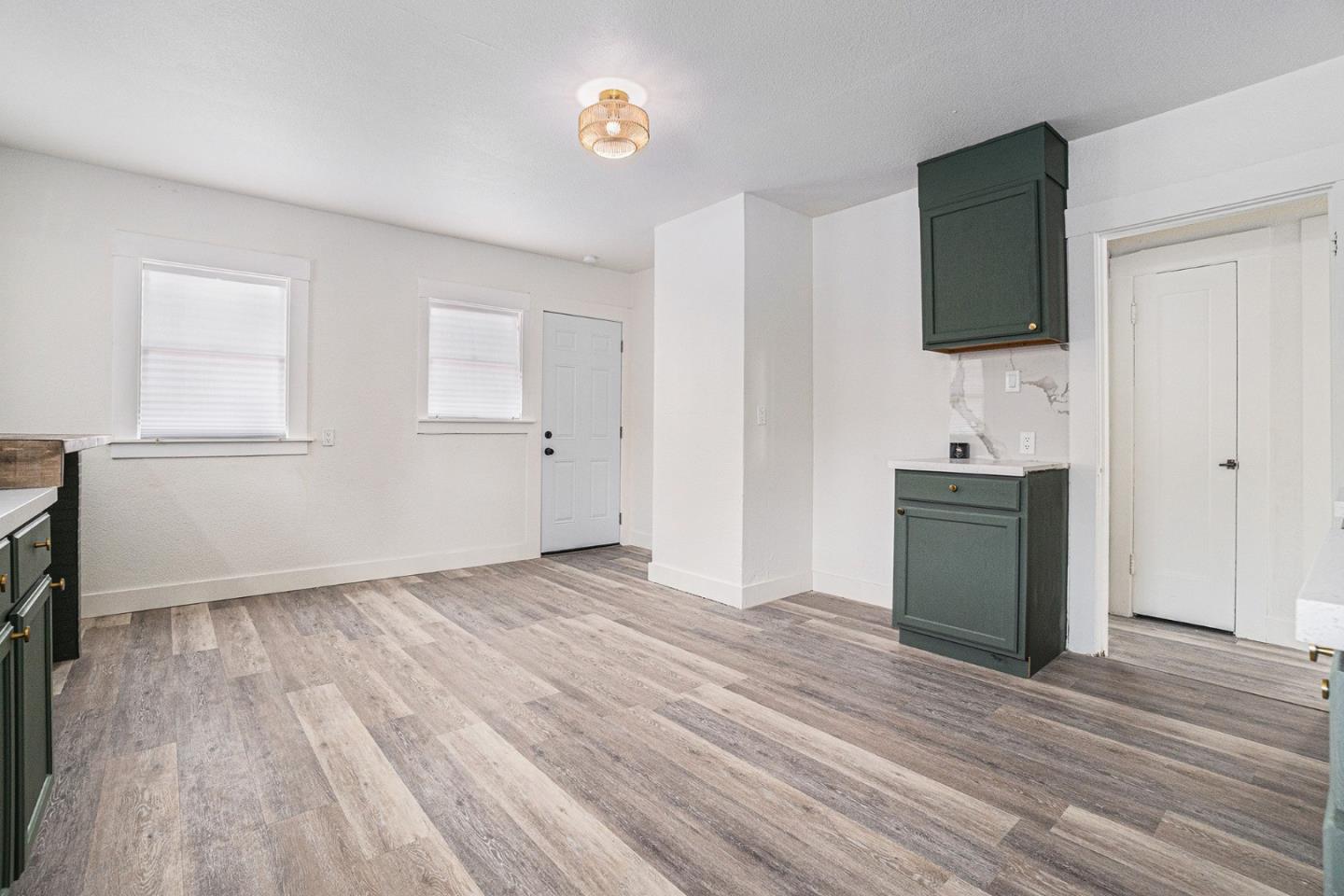 Detail Gallery Image 5 of 11 For 513 Arch St, Martinez,  CA 94553 - 2 Beds | 1 Baths