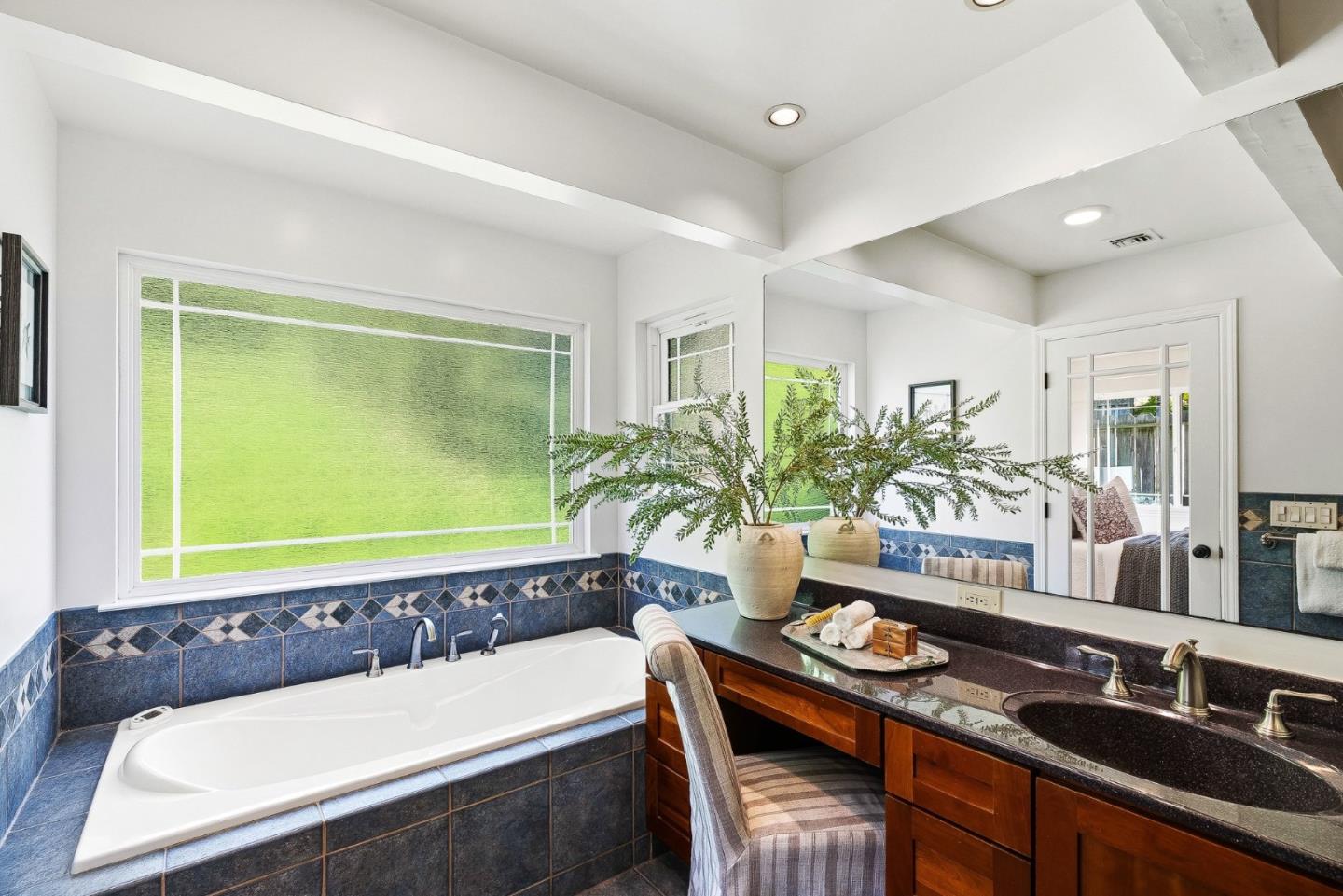 Detail Gallery Image 18 of 51 For 1176 Alicante Dr, Pacifica,  CA 94044 - 4 Beds | 3 Baths