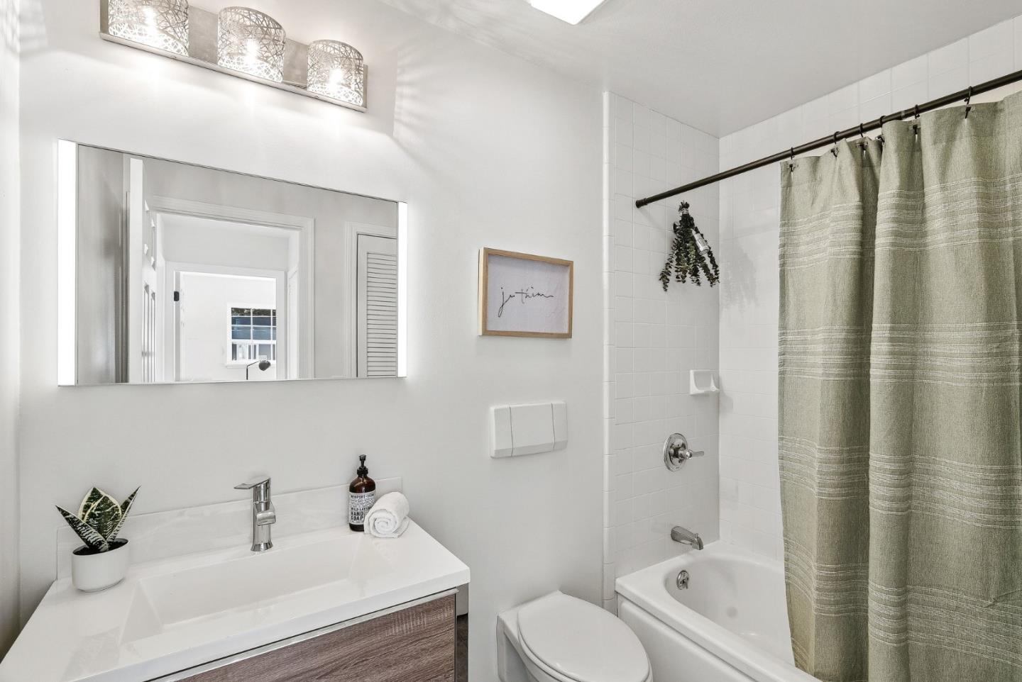 Detail Gallery Image 21 of 51 For 1176 Alicante Dr, Pacifica,  CA 94044 - 4 Beds | 3 Baths