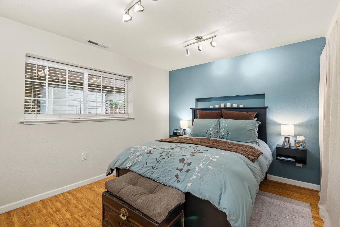 Detail Gallery Image 25 of 51 For 1176 Alicante Dr, Pacifica,  CA 94044 - 4 Beds | 3 Baths