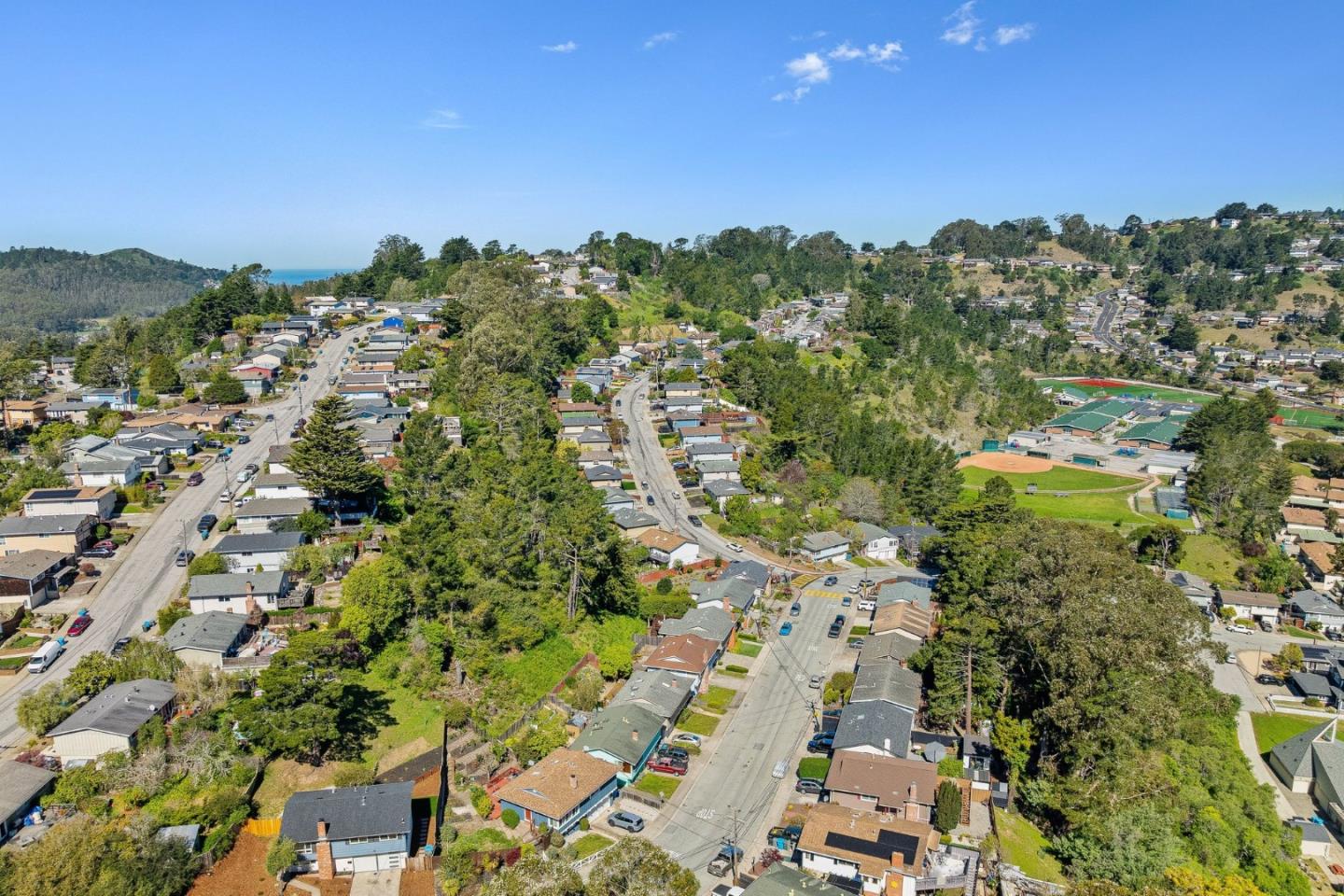 Detail Gallery Image 36 of 51 For 1176 Alicante Dr, Pacifica,  CA 94044 - 4 Beds | 3 Baths
