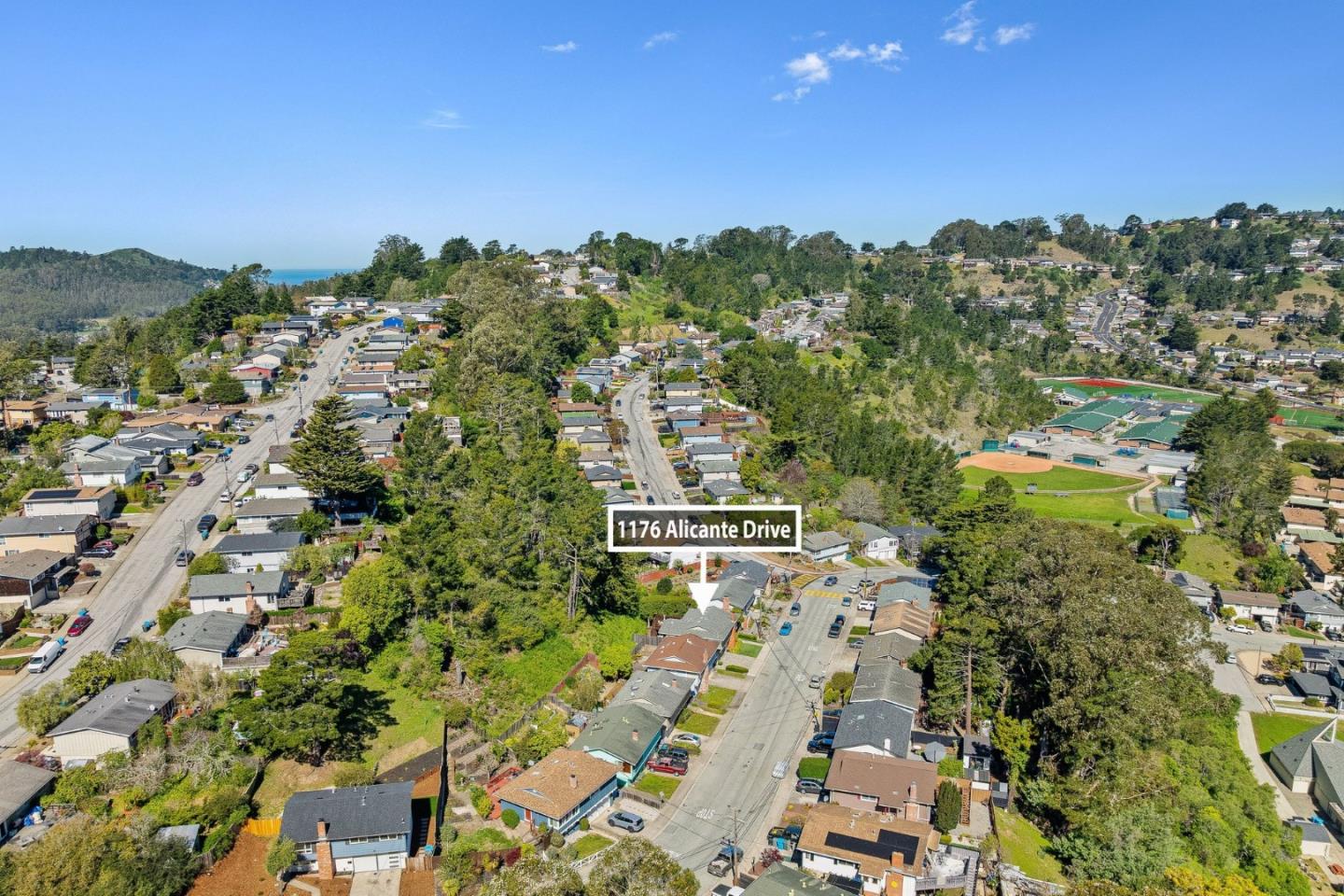Detail Gallery Image 37 of 51 For 1176 Alicante Dr, Pacifica,  CA 94044 - 4 Beds | 3 Baths