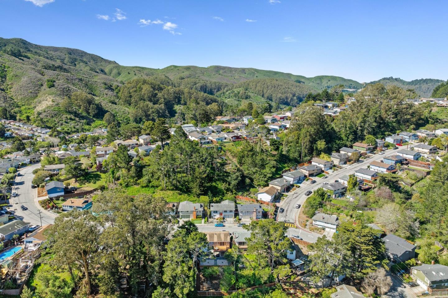 Detail Gallery Image 38 of 51 For 1176 Alicante Dr, Pacifica,  CA 94044 - 4 Beds | 3 Baths