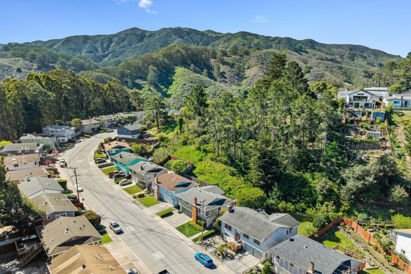 Detail Gallery Image 4 of 51 For 1176 Alicante Dr, Pacifica,  CA 94044 - 4 Beds | 3 Baths