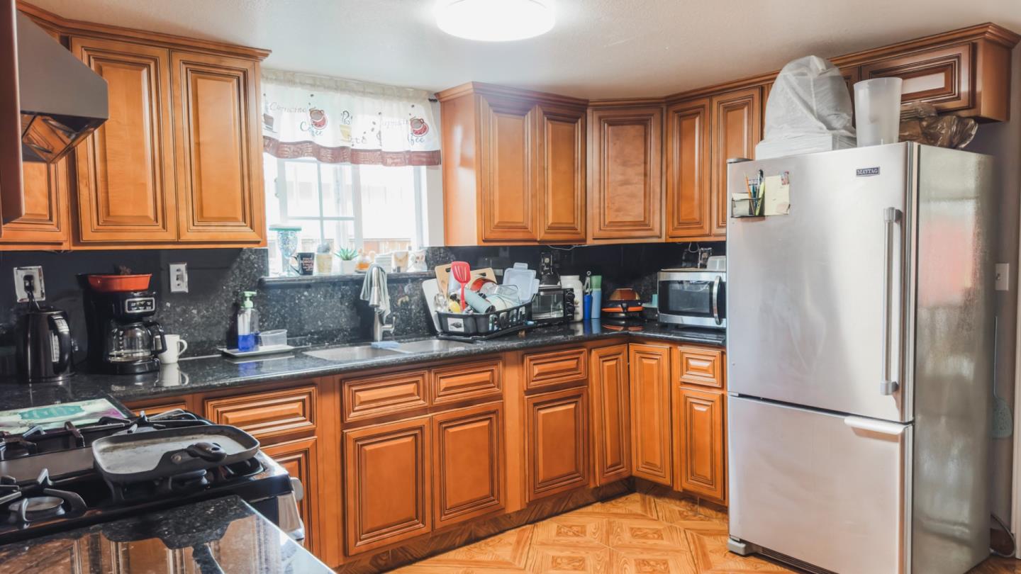 Detail Gallery Image 10 of 29 For 33520 Depot Rd, Union City,  CA 94587 - 6 Beds | 3/1 Baths