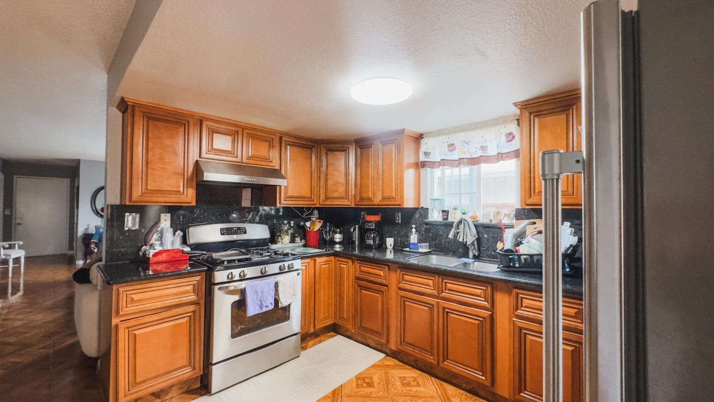 Detail Gallery Image 11 of 29 For 33520 Depot Rd, Union City,  CA 94587 - 6 Beds | 3/1 Baths