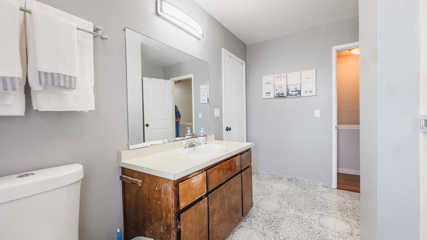 Detail Gallery Image 16 of 29 For 33520 Depot Rd, Union City,  CA 94587 - 6 Beds | 3/1 Baths