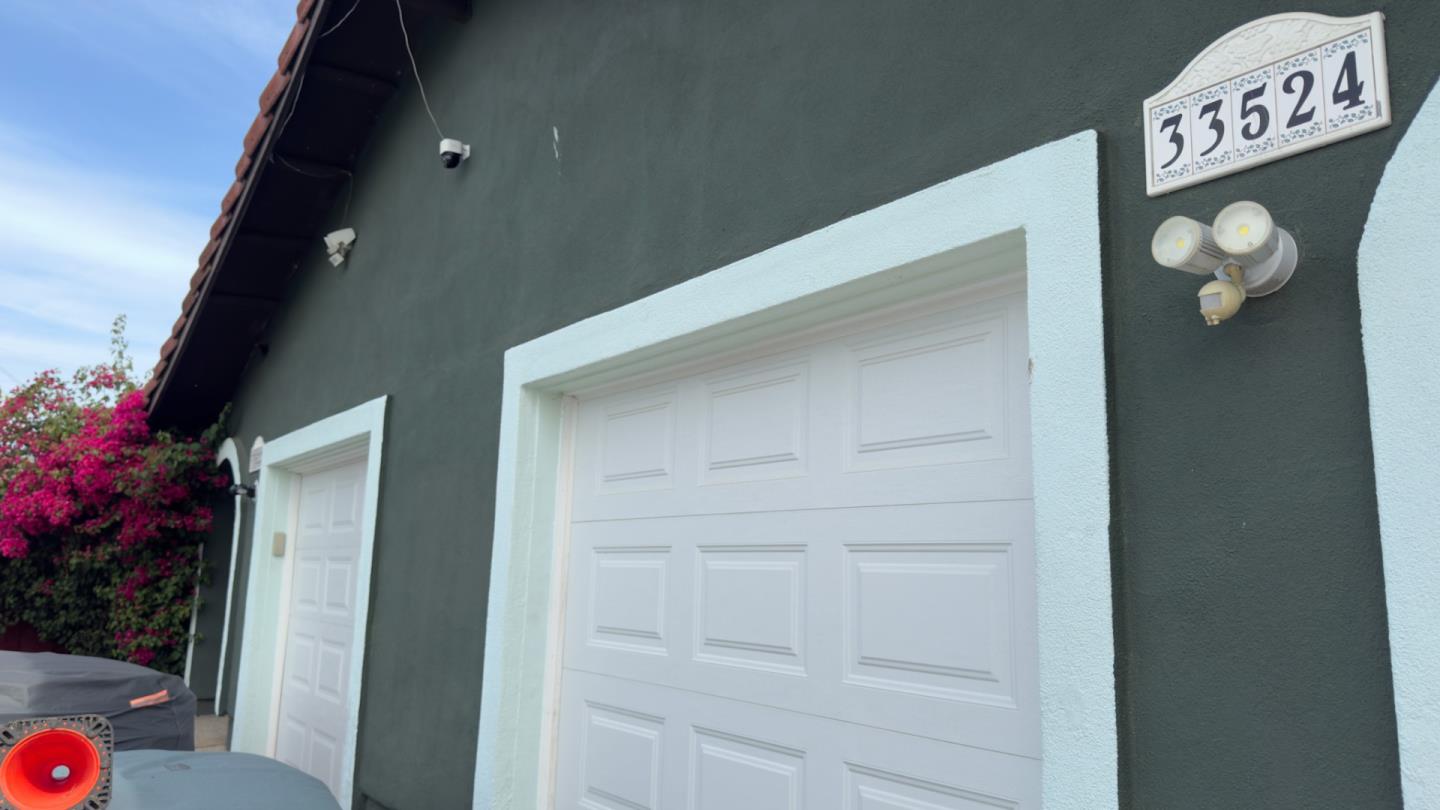 Detail Gallery Image 2 of 29 For 33520 Depot Rd, Union City,  CA 94587 - 6 Beds | 3/1 Baths