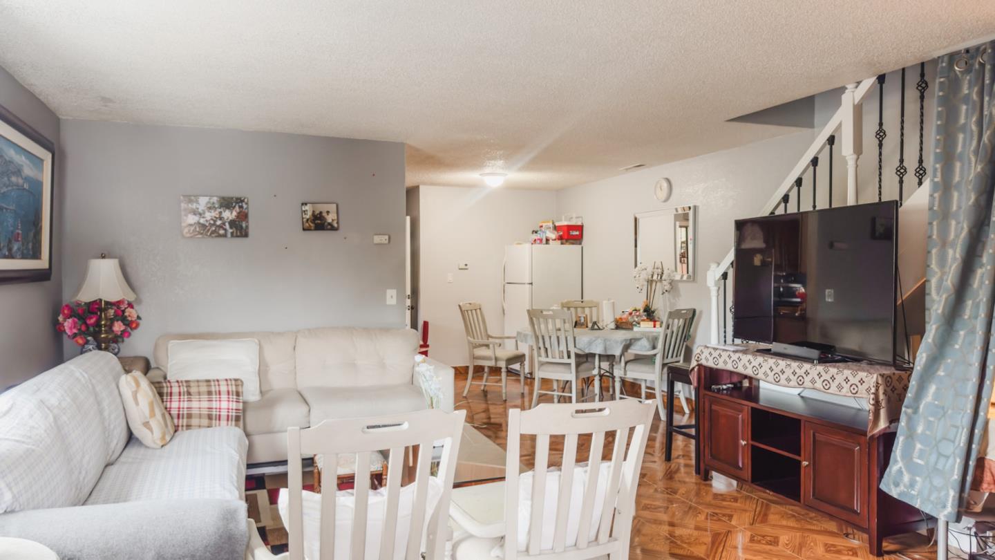 Detail Gallery Image 4 of 29 For 33520 Depot Rd, Union City,  CA 94587 - 6 Beds | 3/1 Baths