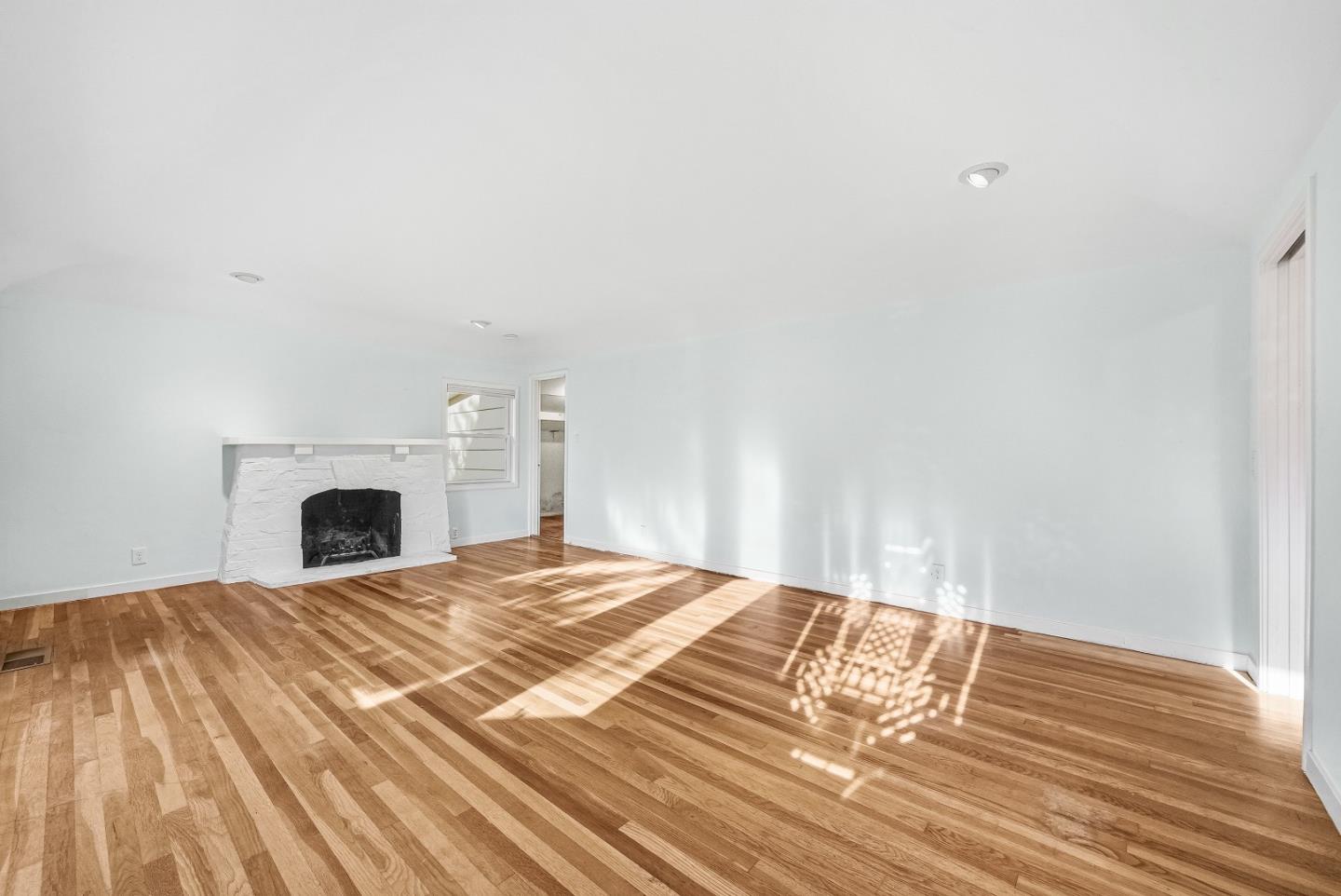 Detail Gallery Image 3 of 39 For 90 Victor Ave, Campbell,  CA 95008 - 2 Beds | 1 Baths