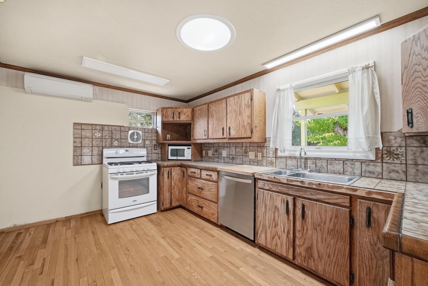 Detail Gallery Image 8 of 39 For 90 Victor Ave, Campbell,  CA 95008 - 2 Beds | 1 Baths