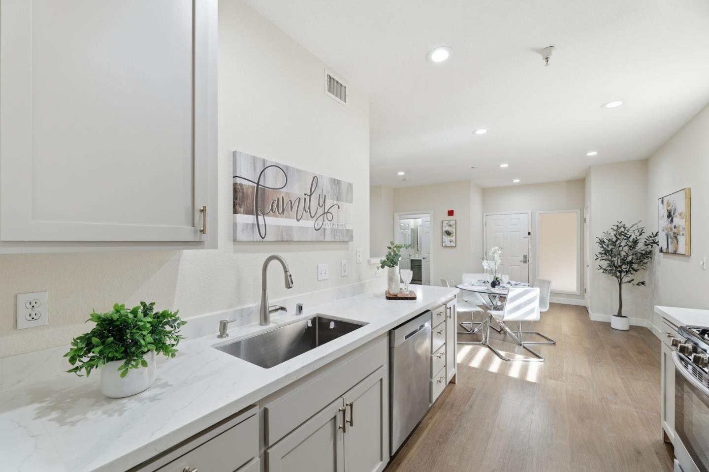 Detail Gallery Image 2 of 24 For 2177 Alum Rock Ave #111,  San Jose,  CA 95116 - 2 Beds | 2 Baths