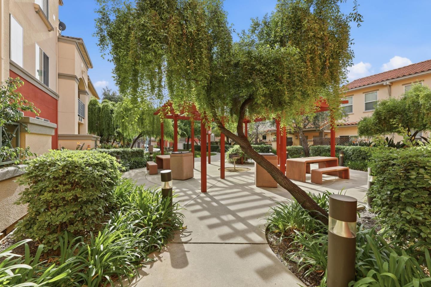 Detail Gallery Image 20 of 24 For 2177 Alum Rock Ave #111,  San Jose,  CA 95116 - 2 Beds | 2 Baths