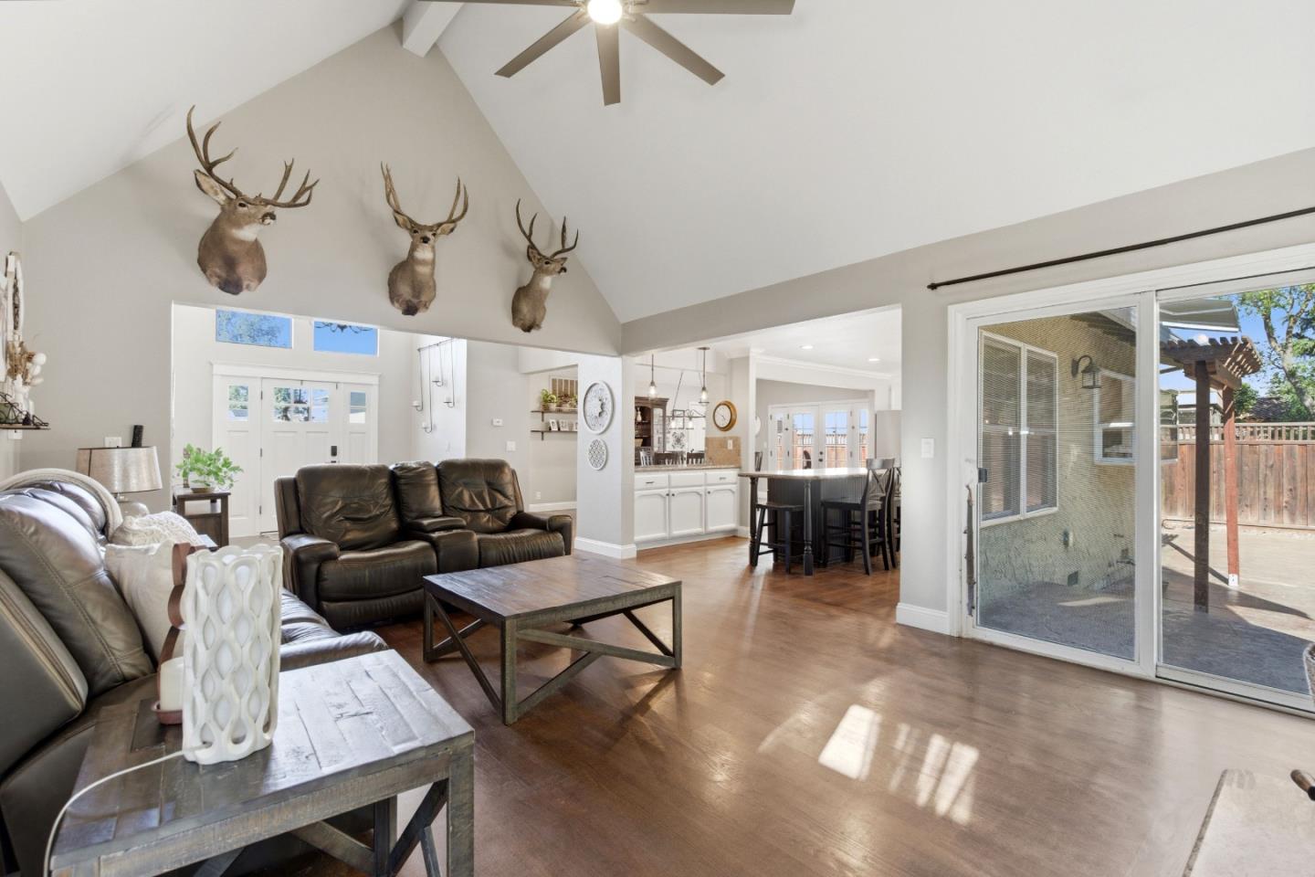 Detail Gallery Image 11 of 53 For 1035 Easy St, Morgan Hill,  CA 95037 - 3 Beds | 2 Baths