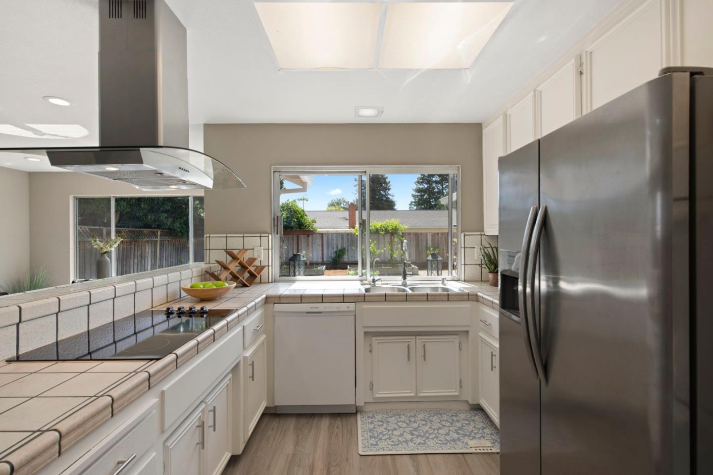 Detail Gallery Image 10 of 58 For 992 Branham Ln, San Jose,  CA 95136 - 4 Beds | 2 Baths