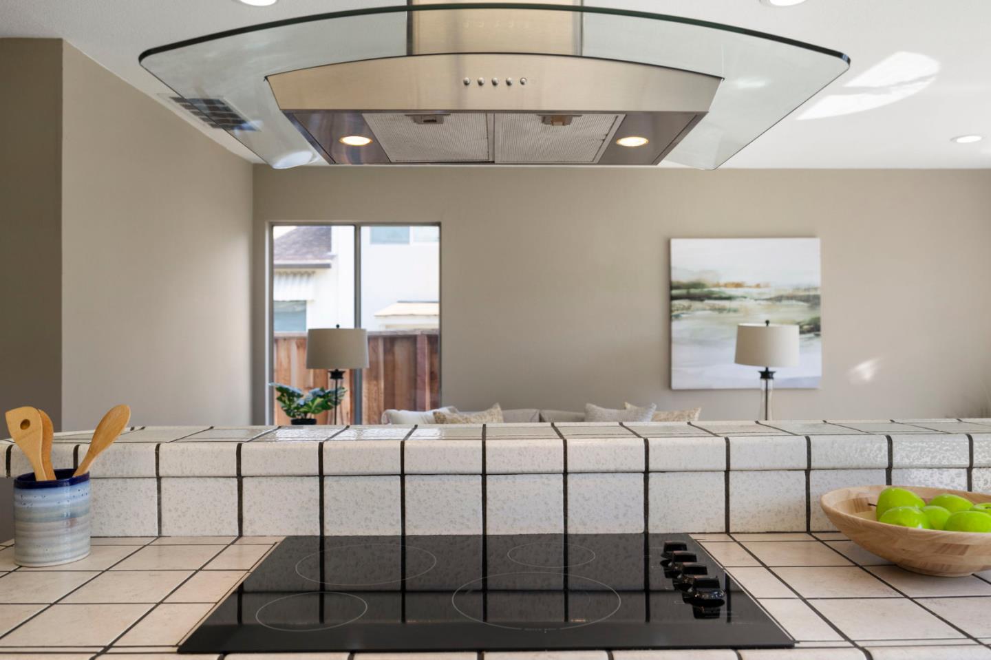 Detail Gallery Image 13 of 58 For 992 Branham Ln, San Jose,  CA 95136 - 4 Beds | 2 Baths