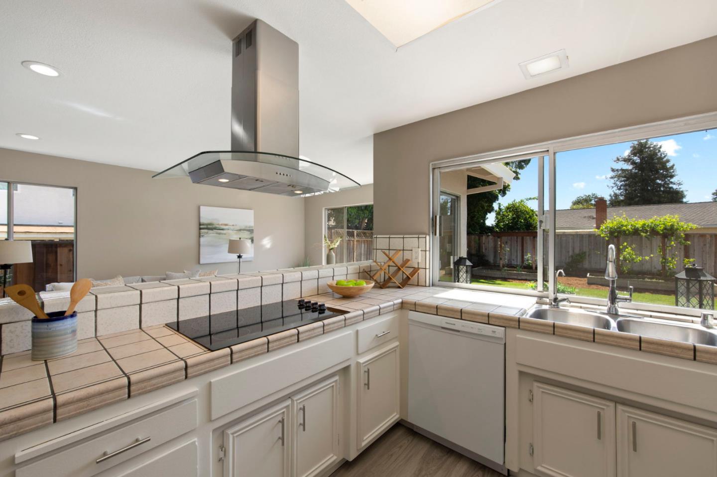 Detail Gallery Image 14 of 58 For 992 Branham Ln, San Jose,  CA 95136 - 4 Beds | 2 Baths