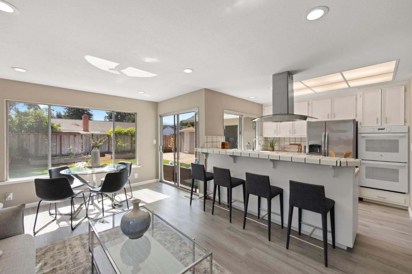 Detail Gallery Image 4 of 58 For 992 Branham Ln, San Jose,  CA 95136 - 4 Beds | 2 Baths