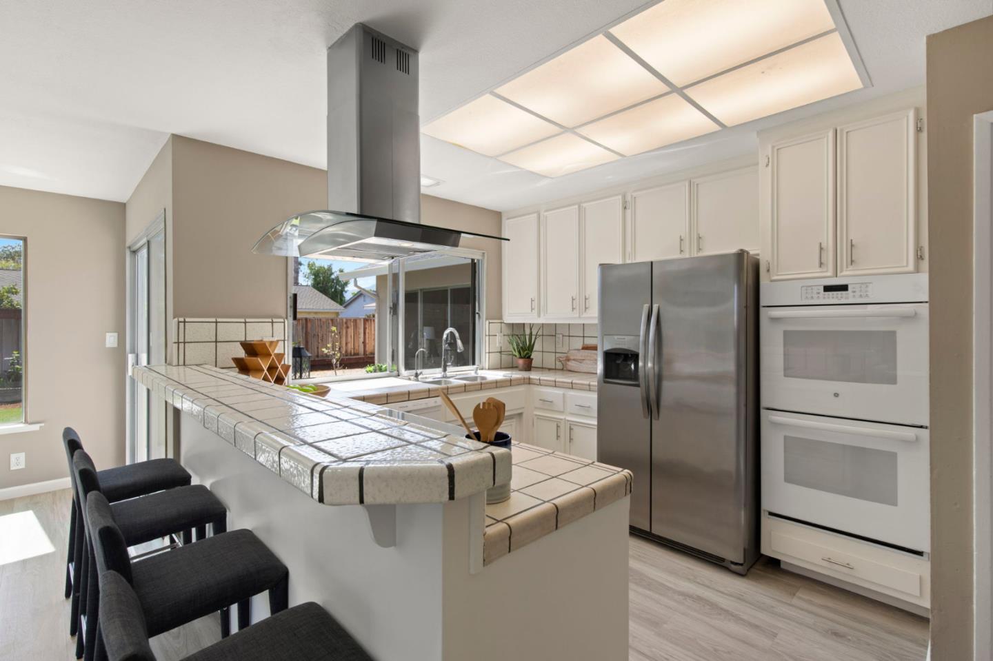 Detail Gallery Image 8 of 58 For 992 Branham Ln, San Jose,  CA 95136 - 4 Beds | 2 Baths