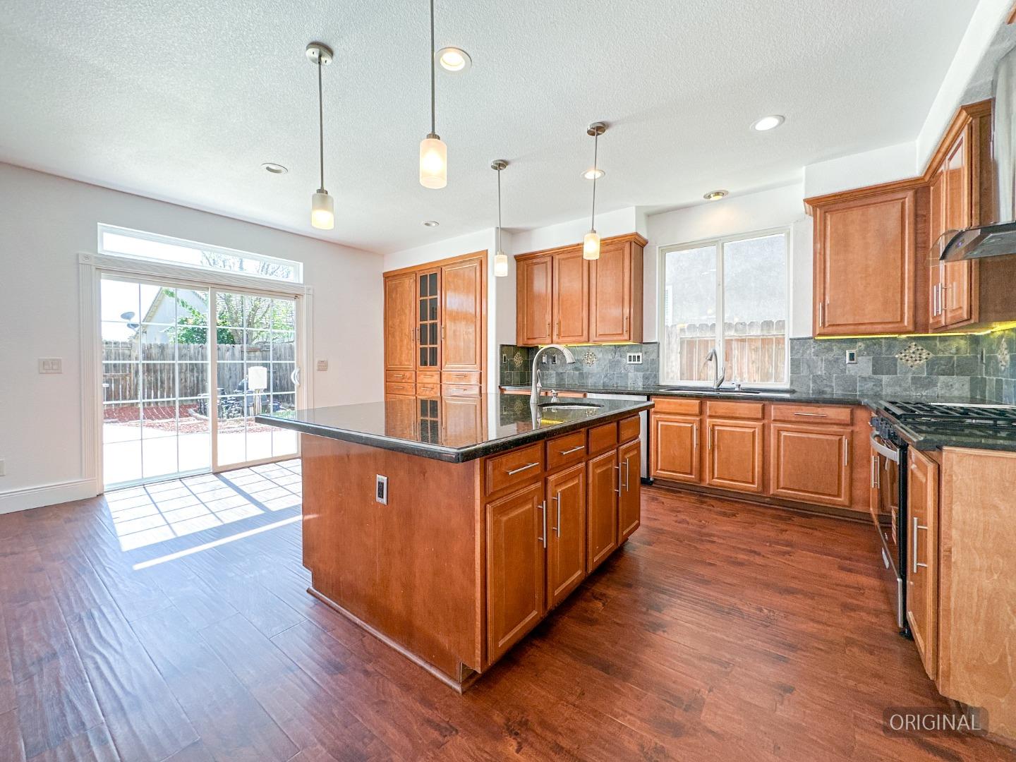 Detail Gallery Image 14 of 27 For 1444 Mendocino Creek Dr, Patterson,  CA 95363 - 5 Beds | 3 Baths