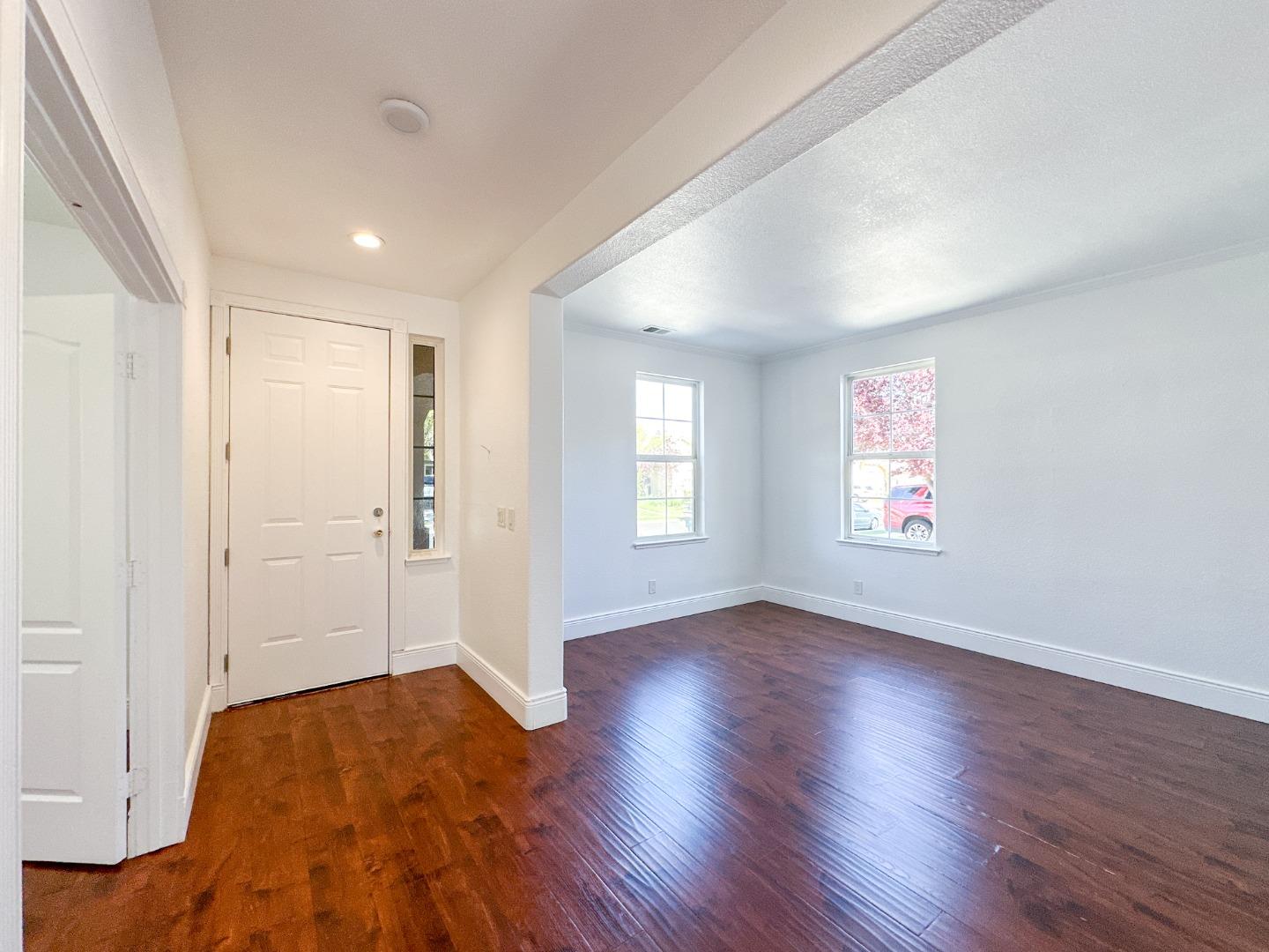 Detail Gallery Image 7 of 27 For 1444 Mendocino Creek Dr, Patterson,  CA 95363 - 5 Beds | 3 Baths