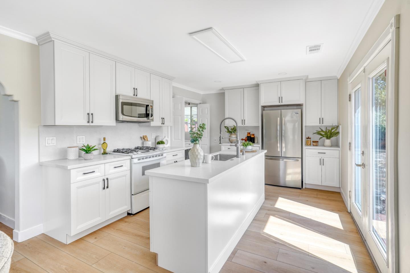 Detail Gallery Image 12 of 44 For 5466 Mary Jo Way, San Jose,  CA 95124 - 3 Beds | 2 Baths