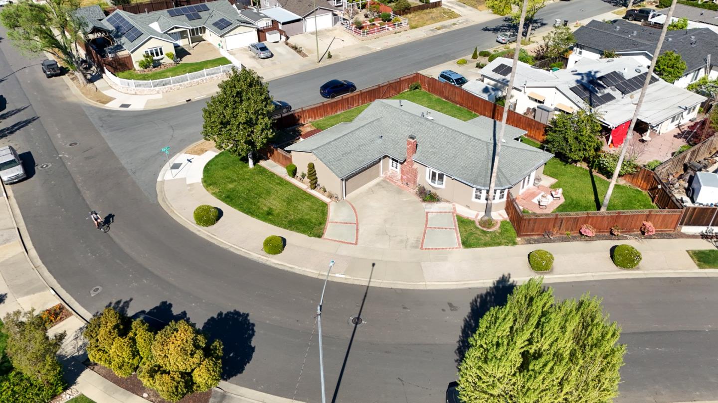 Detail Gallery Image 3 of 44 For 5466 Mary Jo Way, San Jose,  CA 95124 - 3 Beds | 2 Baths