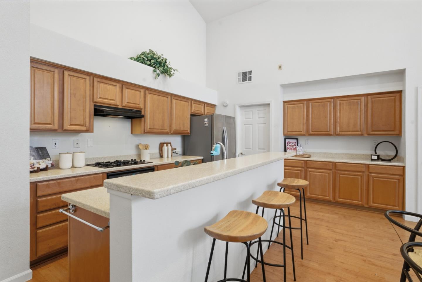 Detail Gallery Image 13 of 45 For 2116 Sunsprite Dr, Union City,  CA 94587 - 3 Beds | 2 Baths