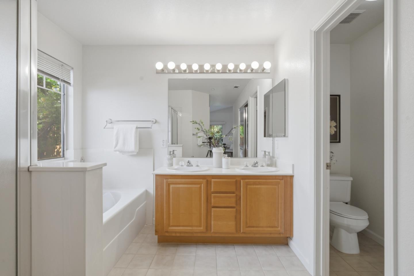 Detail Gallery Image 24 of 45 For 2116 Sunsprite Dr, Union City,  CA 94587 - 3 Beds | 2 Baths