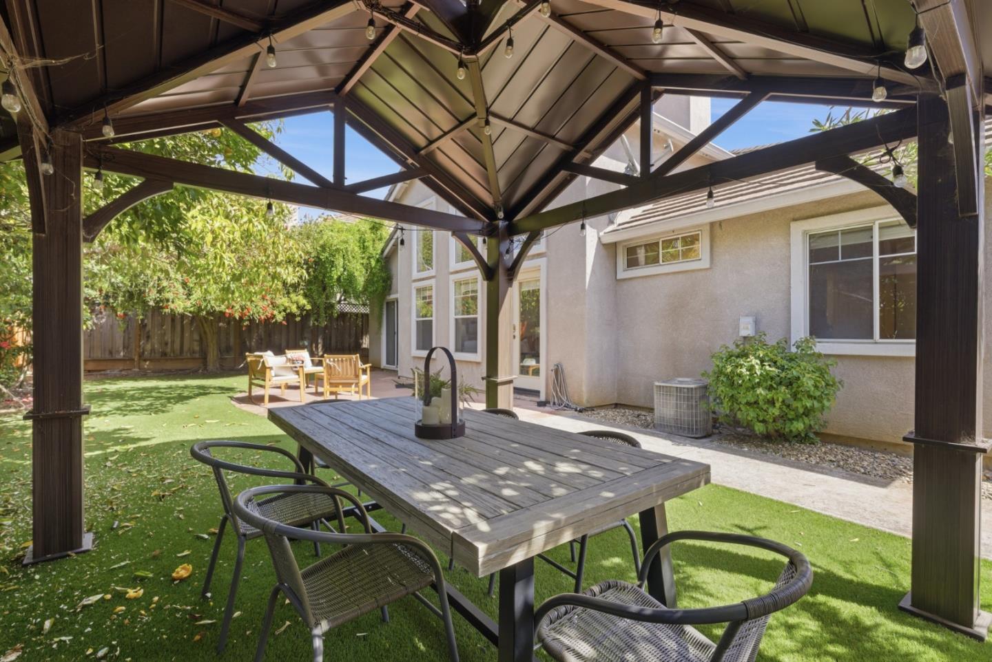 Detail Gallery Image 34 of 45 For 2116 Sunsprite Dr, Union City,  CA 94587 - 3 Beds | 2 Baths