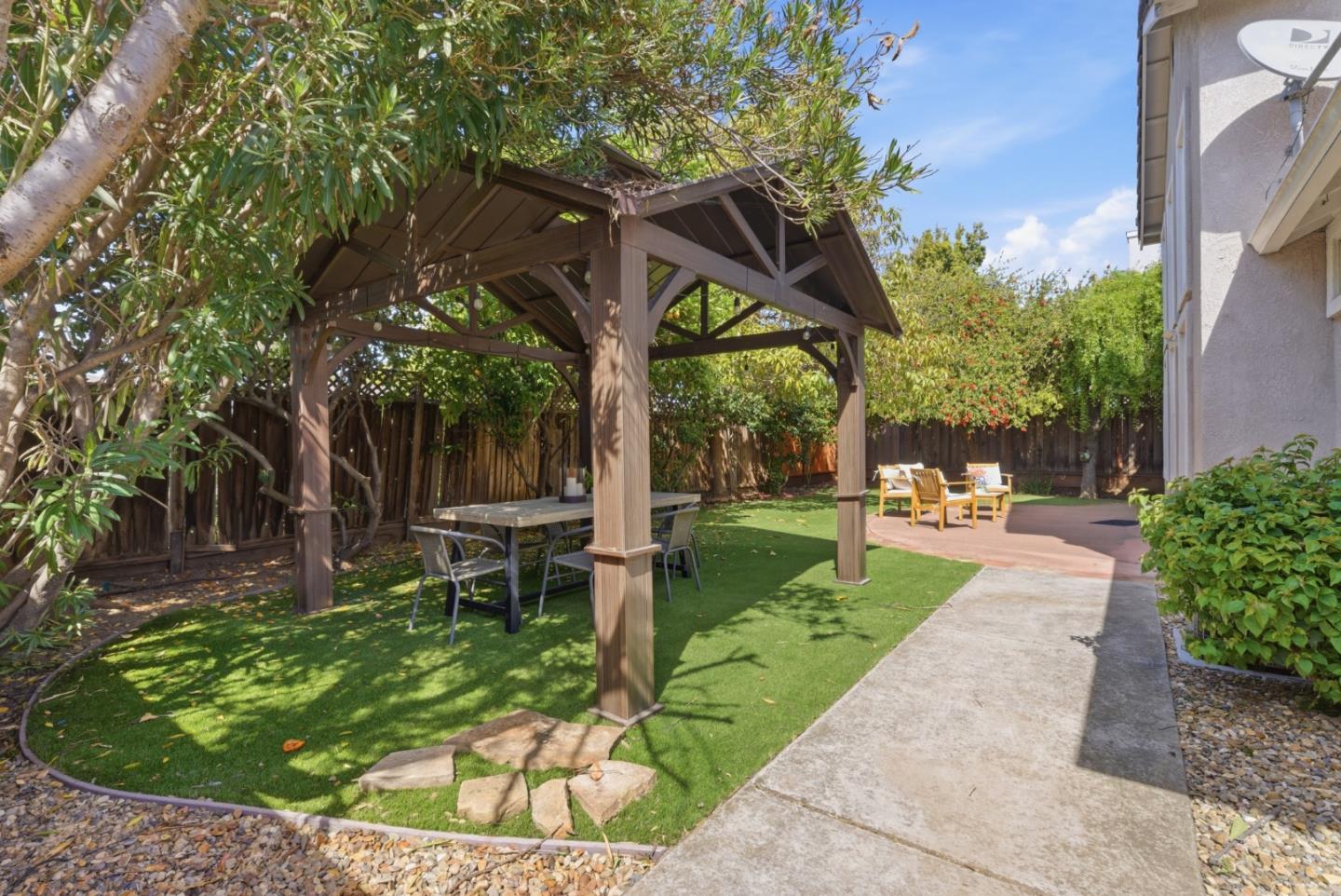 Detail Gallery Image 5 of 45 For 2116 Sunsprite Dr, Union City,  CA 94587 - 3 Beds | 2 Baths