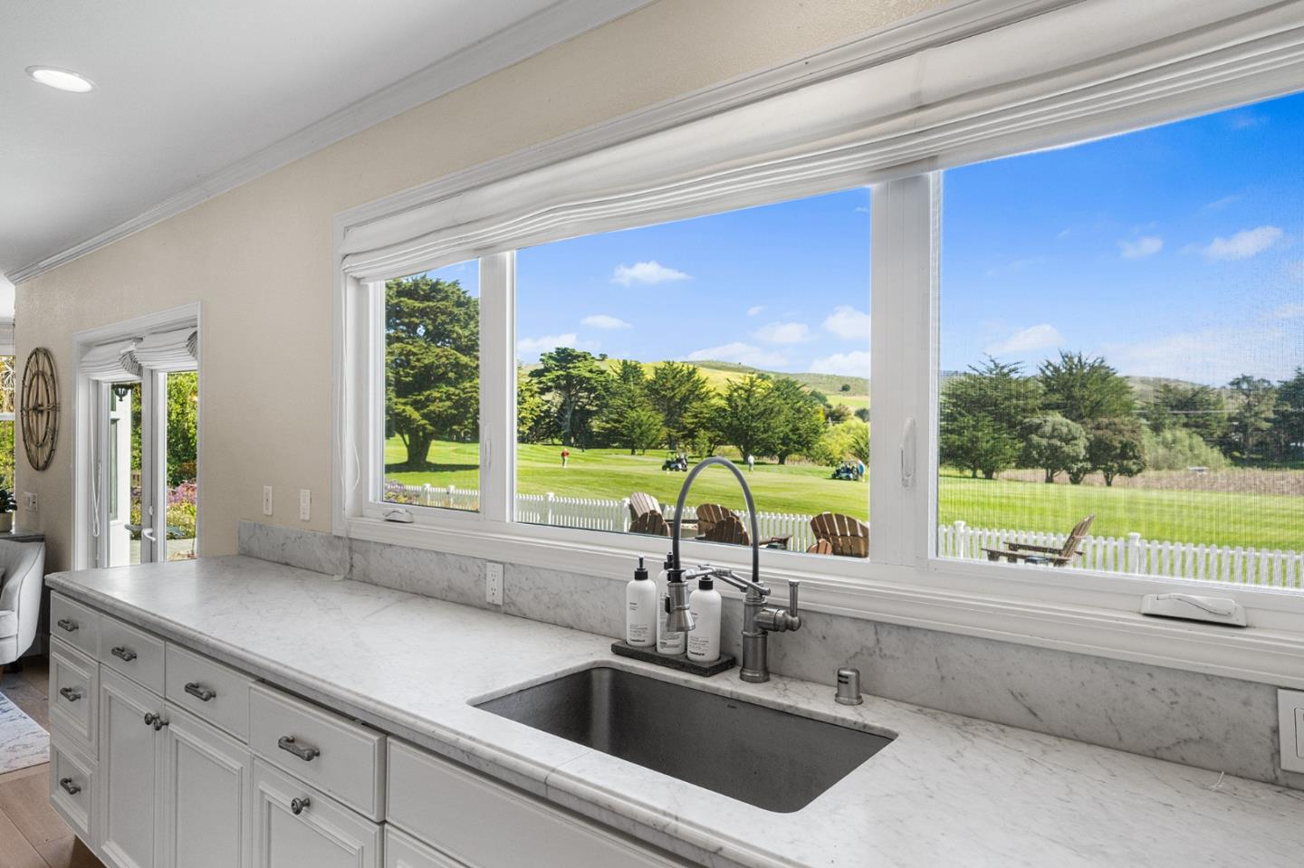 Detail Gallery Image 15 of 36 For 2111 Saint Andrews Rd, Half Moon Bay,  CA 94019 - 4 Beds | 4/2 Baths