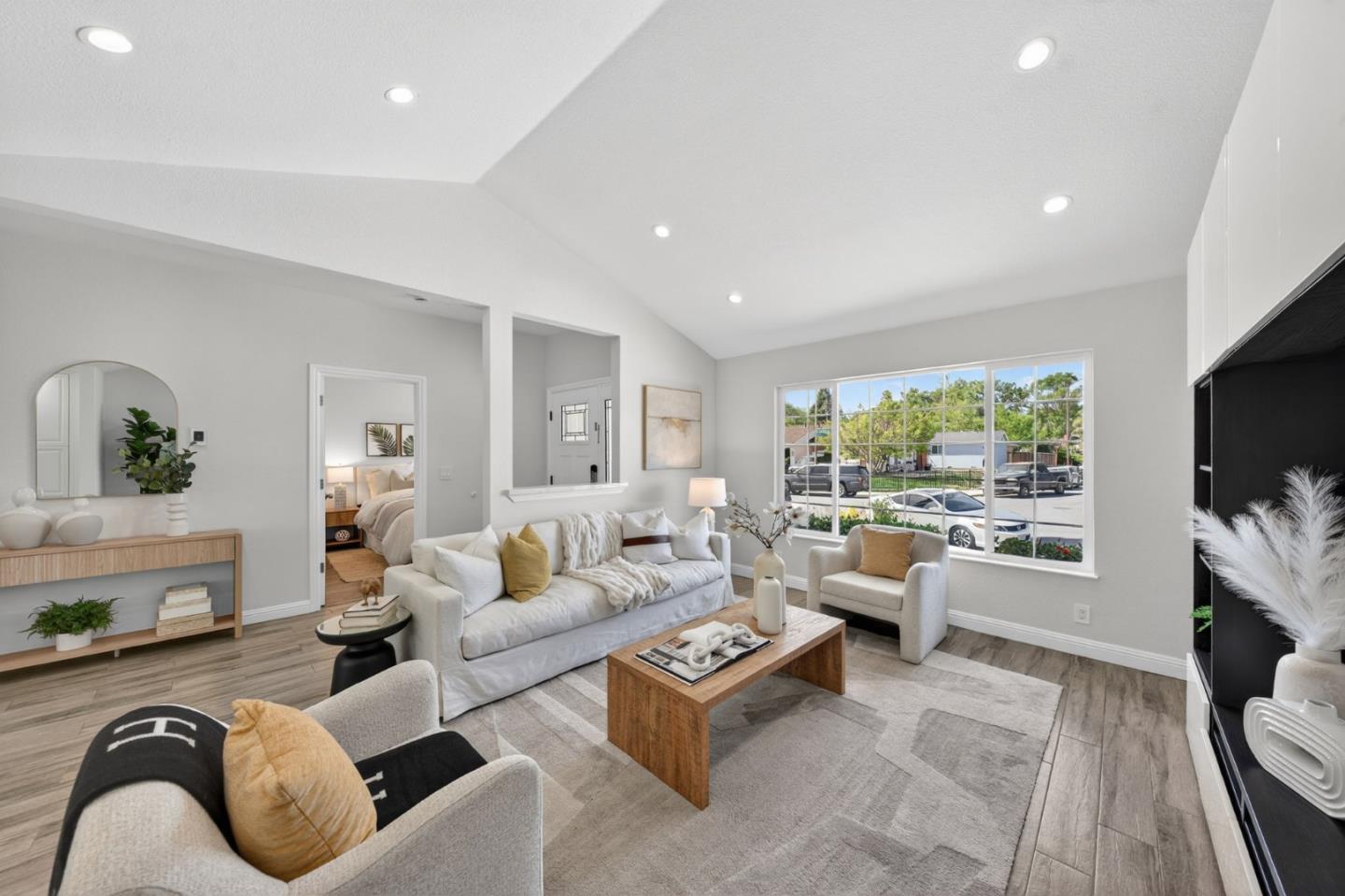 Detail Gallery Image 2 of 27 For 184 Sun Blossom Dr, San Jose,  CA 95123 - 4 Beds | 3 Baths