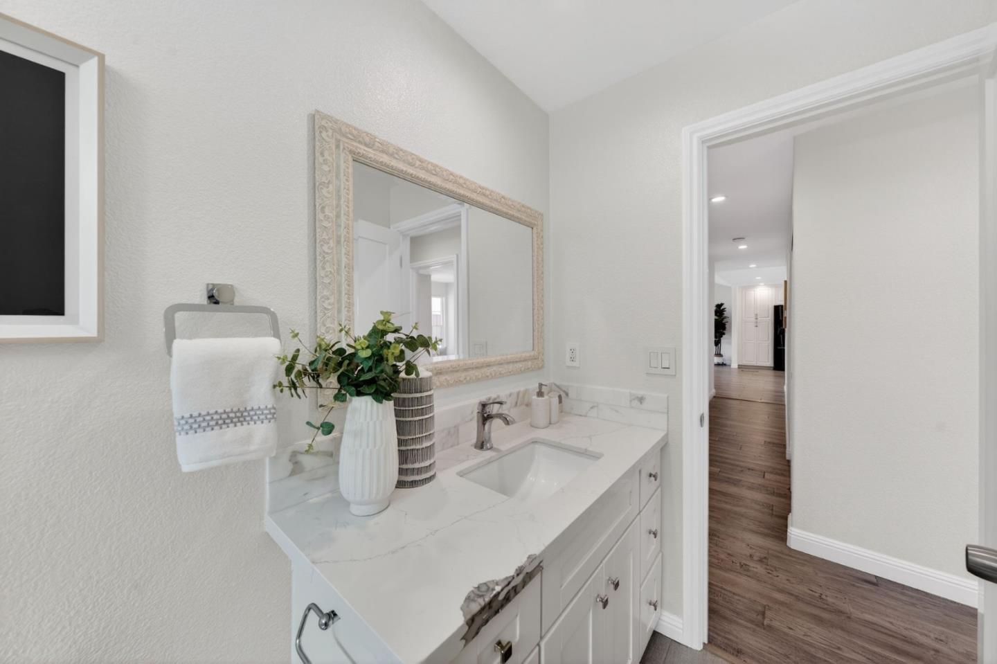 Detail Gallery Image 20 of 27 For 184 Sun Blossom Dr, San Jose,  CA 95123 - 4 Beds | 3 Baths