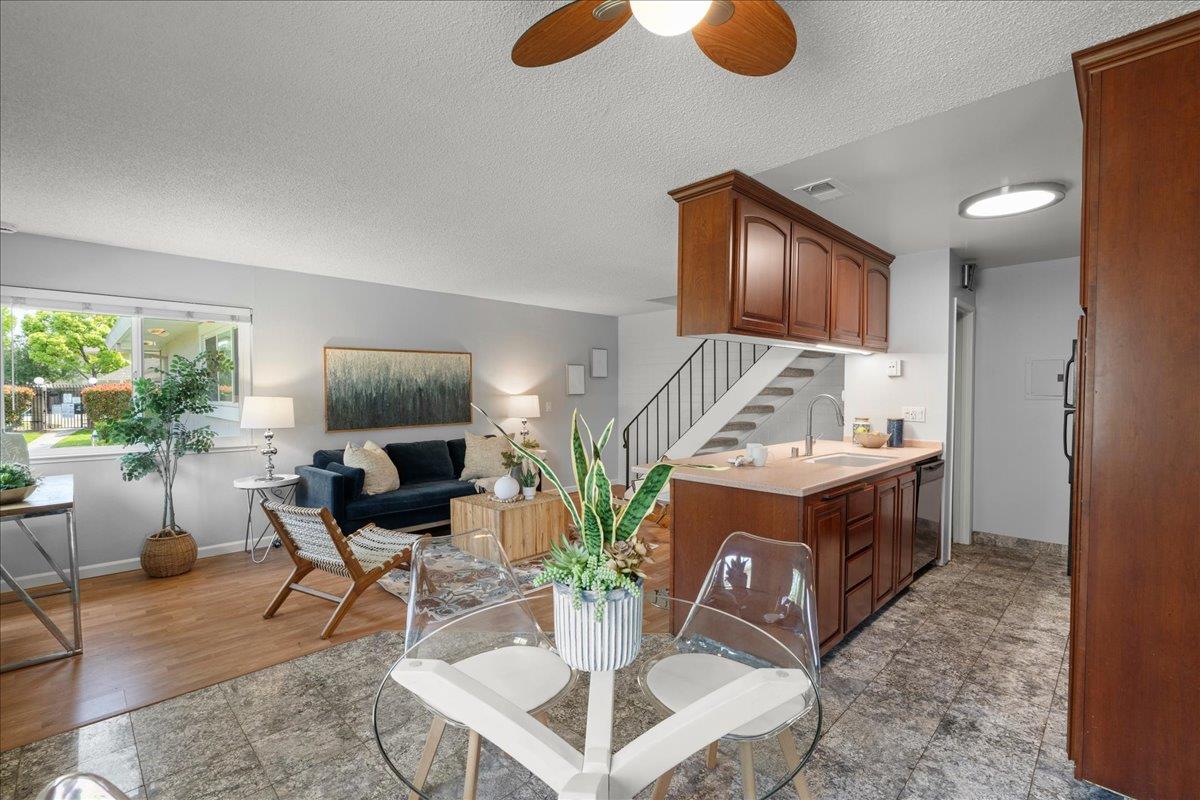 Detail Gallery Image 7 of 16 For 2317 Saidel Dr #2,  San Jose,  CA 95124 - 2 Beds | 1 Baths